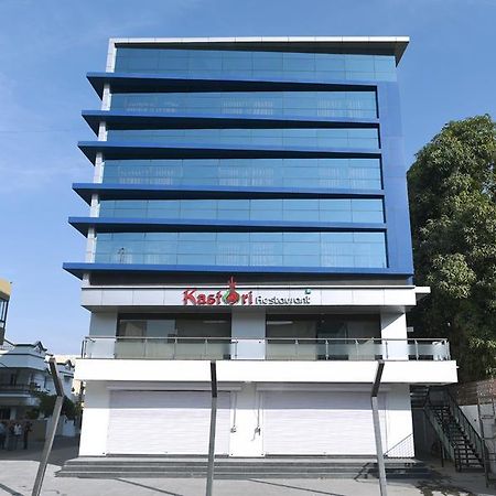 Hotel Sach Regency Ānand Kültér fotó