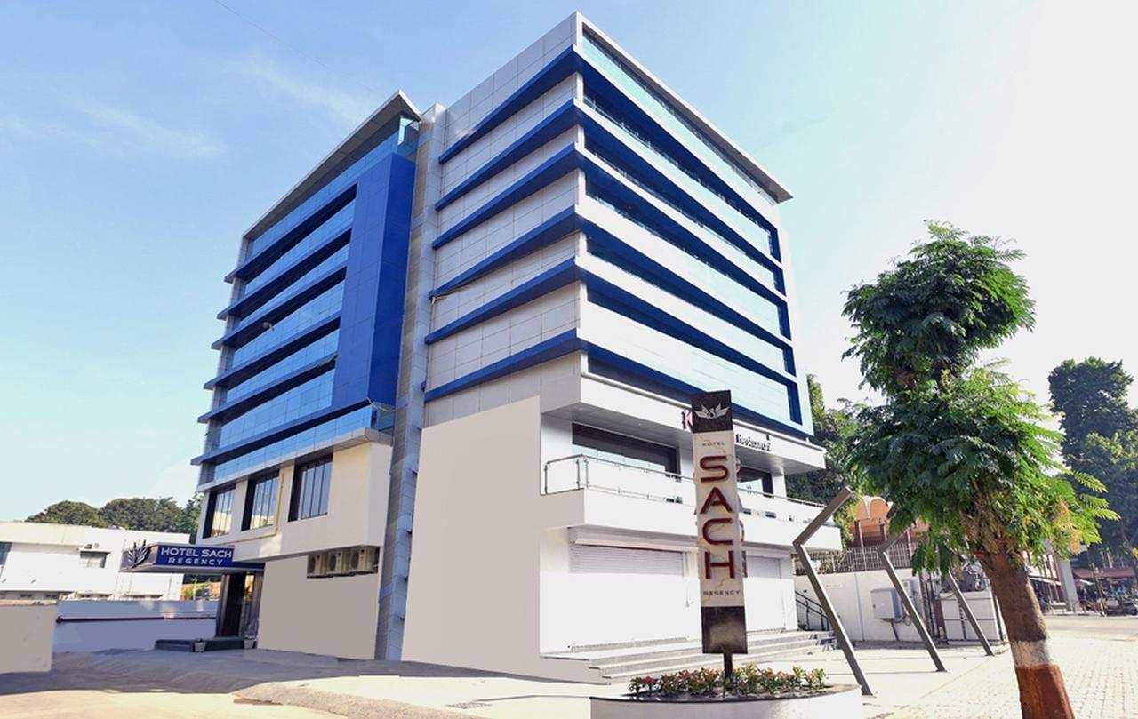 Hotel Sach Regency Ānand Kültér fotó