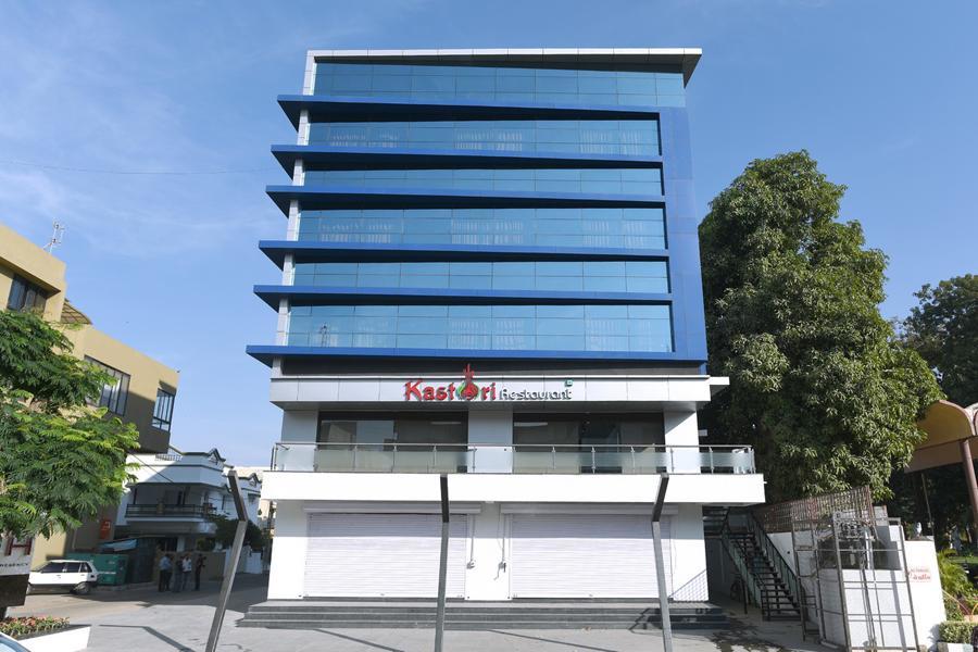 Hotel Sach Regency Ānand Kültér fotó